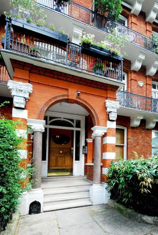 4 bedroom flat to rent - Photo 3
