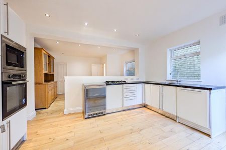 3 bedroom semi-detached house to rent - Photo 4