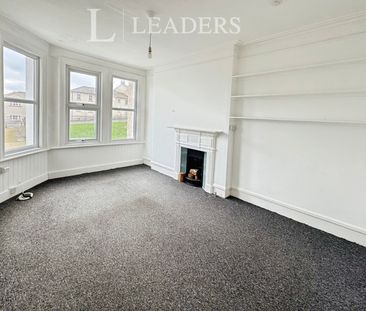 3 bedroom apartment to rent New Pier Street, Walton on the Naze, CO14 - Photo 2