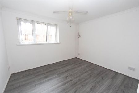 2 bedroom semi-detached house to rent - Photo 4