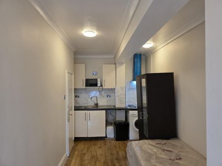 Studio to rent - Photo 3