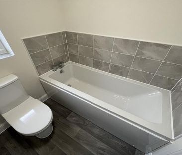 3 bedroom detached house to rent - Photo 5