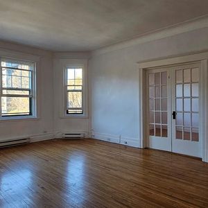 3 CH - 1 SDB - Montréal - $2,200 /mo - Photo 3