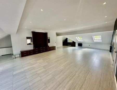 3 Bedroom Apartment To Let - Photo 3