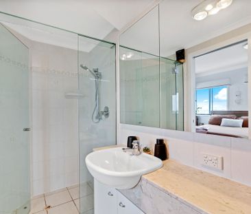 Picnic Point – Three Bedroom Penthouse with Private Roof Top Garden! - Photo 2