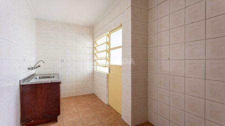 Apartamento em com 2 dormitórios e vaga de garagem coberta. - COD: 5830 - Photo 2