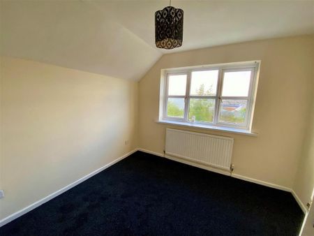 3 bedroom detached house to rent - Photo 4