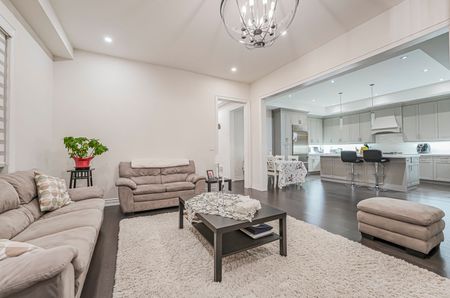 For Lease - 3207 Millicent Avenue, Oakville, Ontario - Photo 2