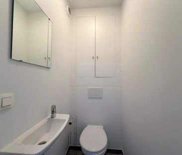 Licht appartement met dubbel balkon en parkeerplaats - Photo 5