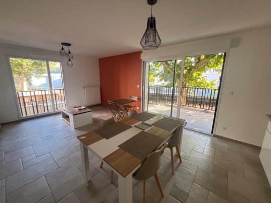 Location Appartement 2 pièces Meublé 53m² NEUVILLE SUR SAONE 69250 - Photo 1