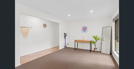 4-Bed, 2-Bath Family Home with Direct Park Access Within the Stretton State College Catchment - Photo 2