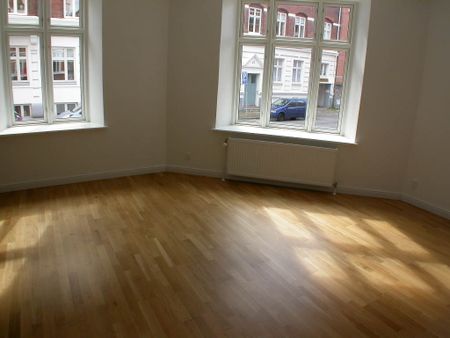 Moderniseret 2-værelses skønt beliggende i centrum af Aalborg - Foto 2