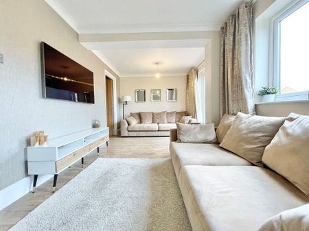 4 bedroom house to rent Cartmel Close, Bletchley, Milton Keynes, Buckinghamshire, MK3 - Photo 2