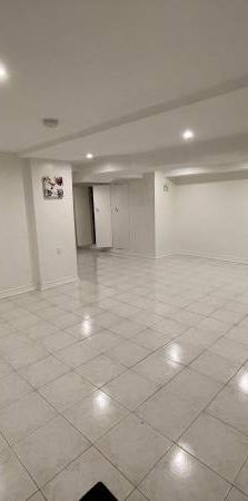 bright large one bedroom 3 minute walk to Bloor subway on quiet street - Photo 1