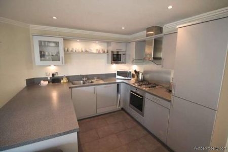 2 bedroom property to rent in Brentford - Photo 3