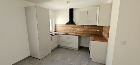 Location Appartement 3 pièces 46m² GONFARON 83590 - Photo 2