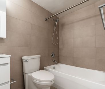 730 St Clarens Avenue - Photo 2
