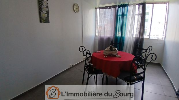 Location Appartement 3 pièces 48m² LES ABYMES 97139 - Photo 1
