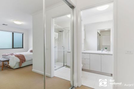 Modern Townhouse Living with Space, Style in Wantirna South - Photo 2