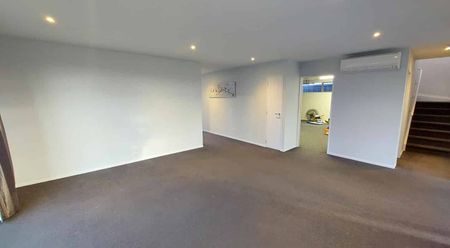 Spacious family Home in Millwater - Photo 3