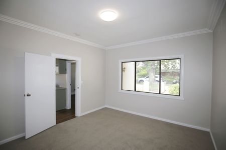 QUAINT TWO BEDDER ON MORRISSETT - Photo 3