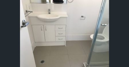 SPACIOUS MODERN GRACEMERE HOME - Photo 5