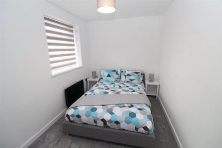 3 bedroom private hall to rent - Photo 2