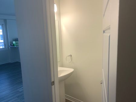 For Lease - 46 Squashberry Lane, Kanata, Ontario - Photo 4