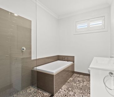 Modern Coastal Living At It's Best - Photo 4