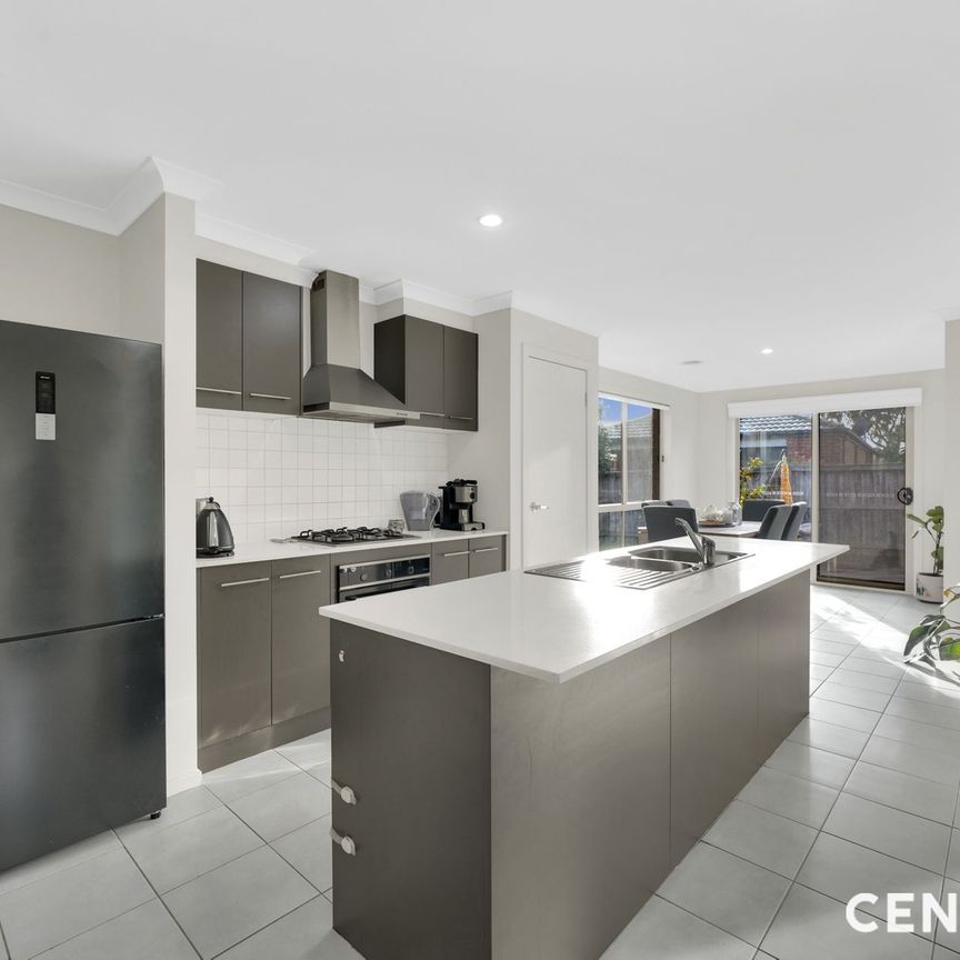 Spacious Family Home !! - Photo 1