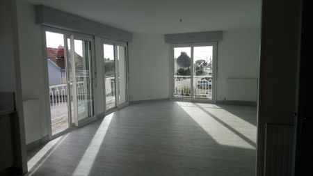 Appartement de 5 pièces de 124 m² à louer à LARMOR-PLAGE - Photo 2