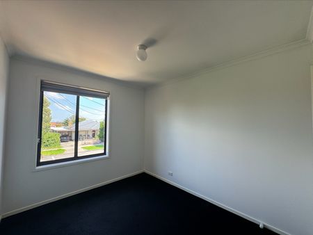 3/76-80 Parer Road, Airport West VIC 3042 - Photo 5