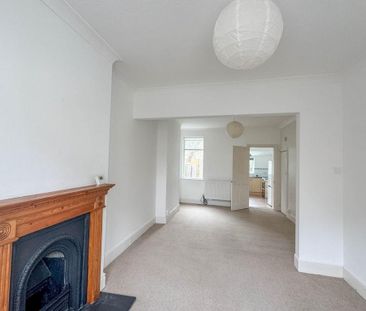 2 bedroom end of terrace house to rent - Photo 2