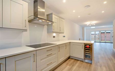 Brand new luxury townhouse with garage, ideally located in 'Alderley Gardens'. Available immediately. - Photo 5