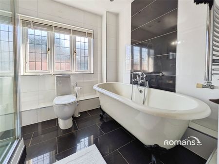 1 bedroom detached to rent - Photo 2