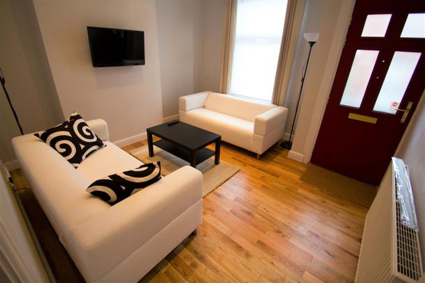 Burley Lodge Terrace, Hyde Park, LS6 1QD, Leeds - Photo 1