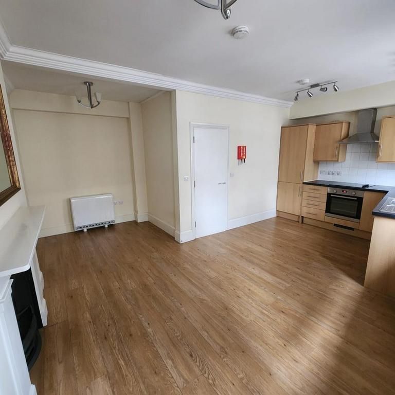 3 bedroom flat to rent - Photo 1