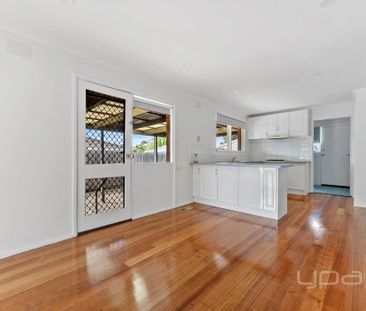 73 Centenary Avenue, Melton - Photo 2