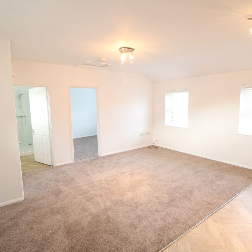 High Street, Wivenhoe, Colchester - Photo 1