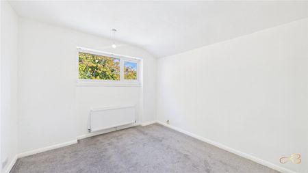 3 Bedroom Semi-detached - Photo 3