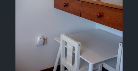 BEAUTIFULLY PRESENTED FAMILY HOME IN A PRIME LOCATION - Photo 3