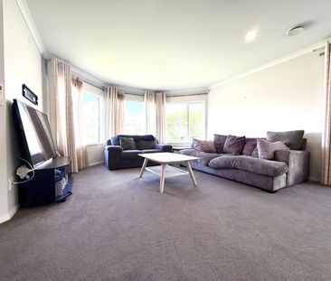 4 Bedroom Home in Newlands - Photo 4