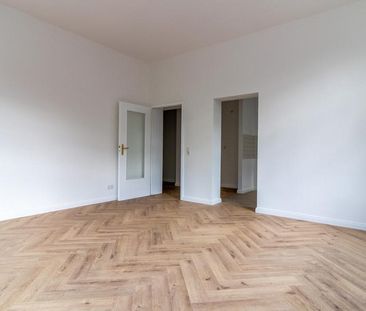 Ab 1.2.26: Helle, top renovierte 2-Raum-Whg mit Blick ins Grüne - Photo 1