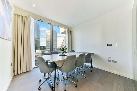 Superbly presented 2 double bedroom, 2 bathroom apartment to rent. - Photo 3