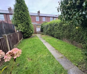 3 Bedroom Terraced House - Photo 2