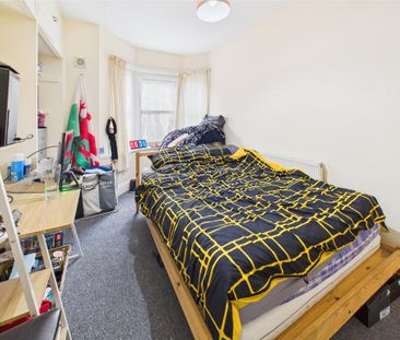 6 bedroom terraced house to rent - Photo 4