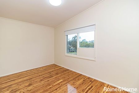 Charming 3 Bedroom Home! - Photo 2