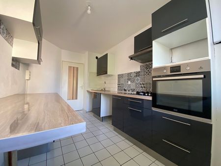 Location Appartement 4 pièces 88m² BESANCON 25000 - Photo 5