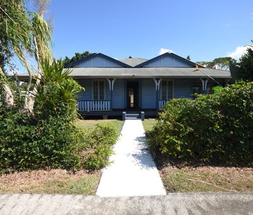 Large 4-Bedroom Home - Photo 4