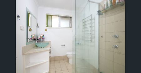 Coastal Comfort in a Prime East Ballina Location - Photo 4